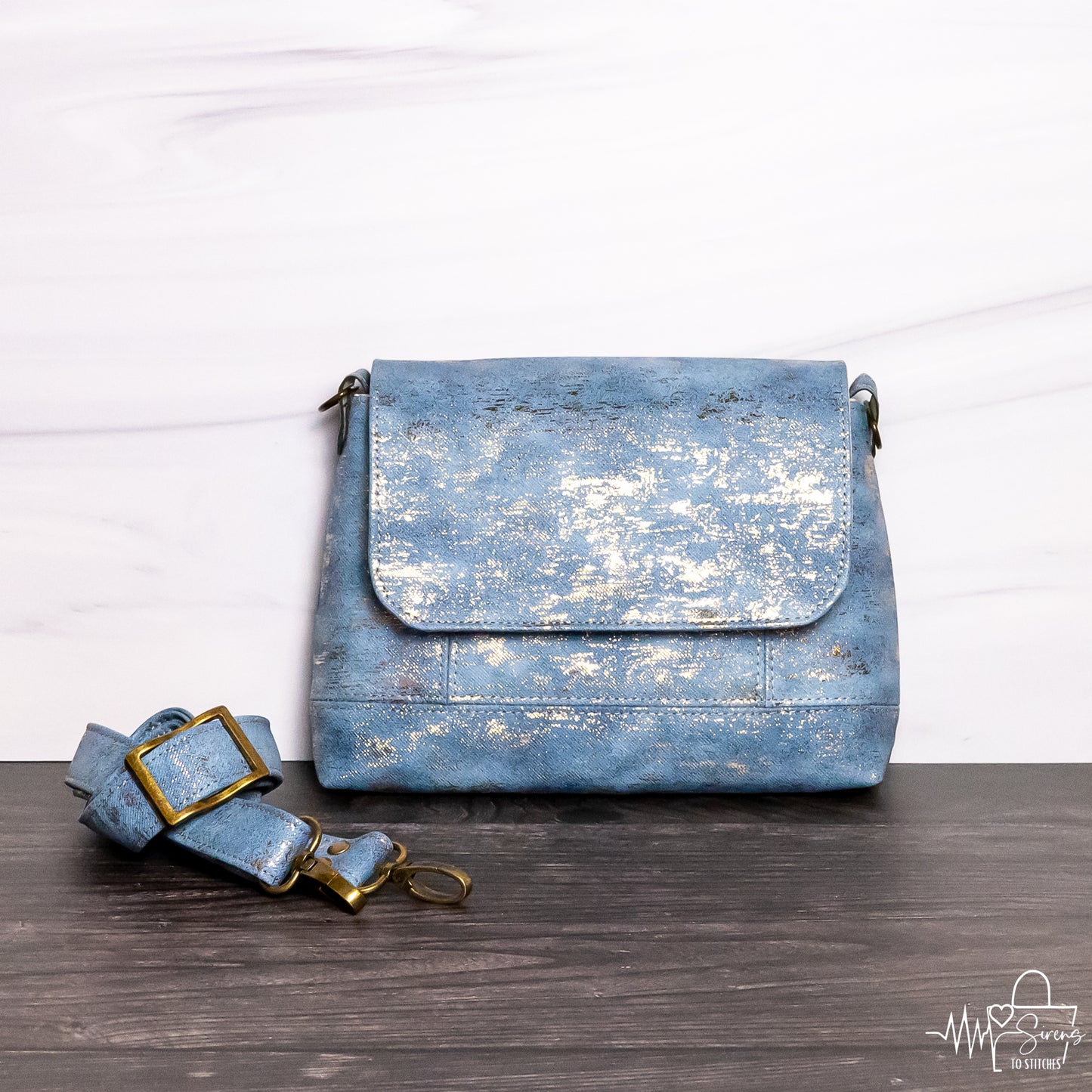 IRIS CROSSBODY