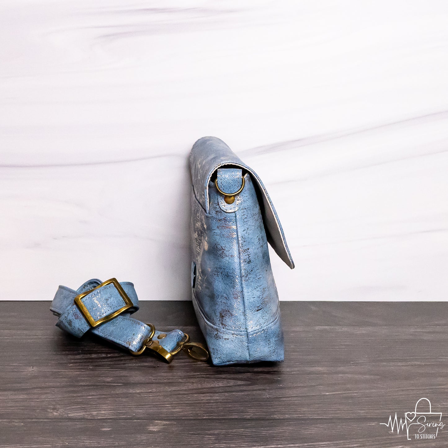 IRIS CROSSBODY