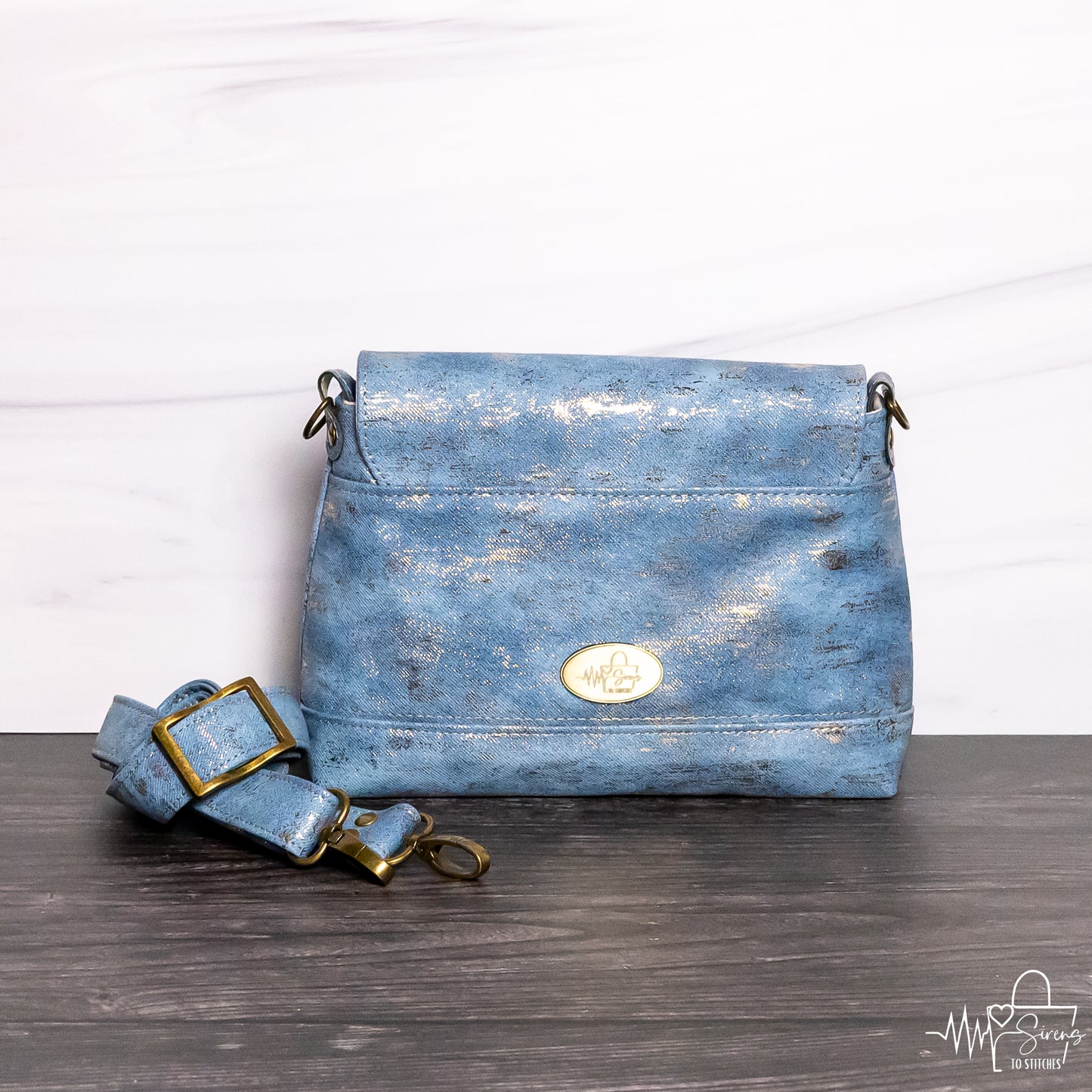 IRIS CROSSBODY
