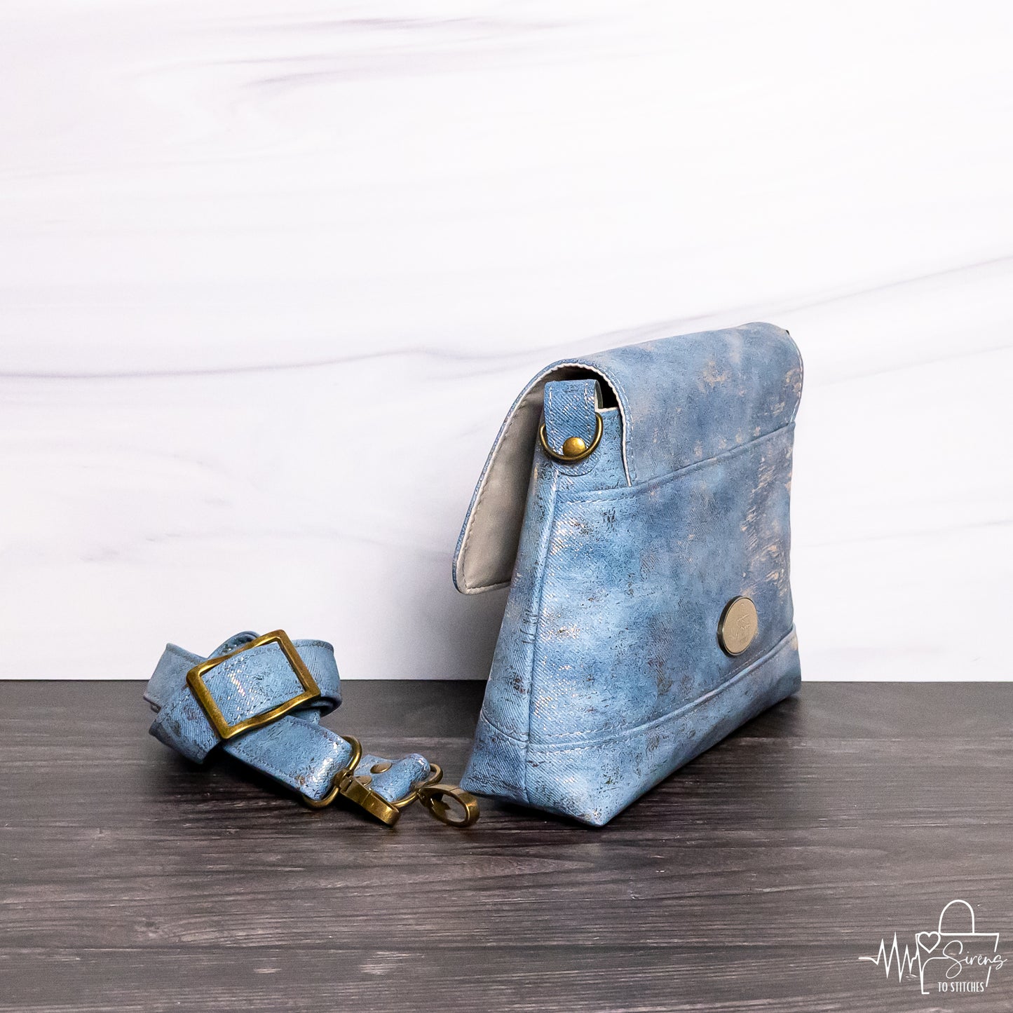 IRIS CROSSBODY