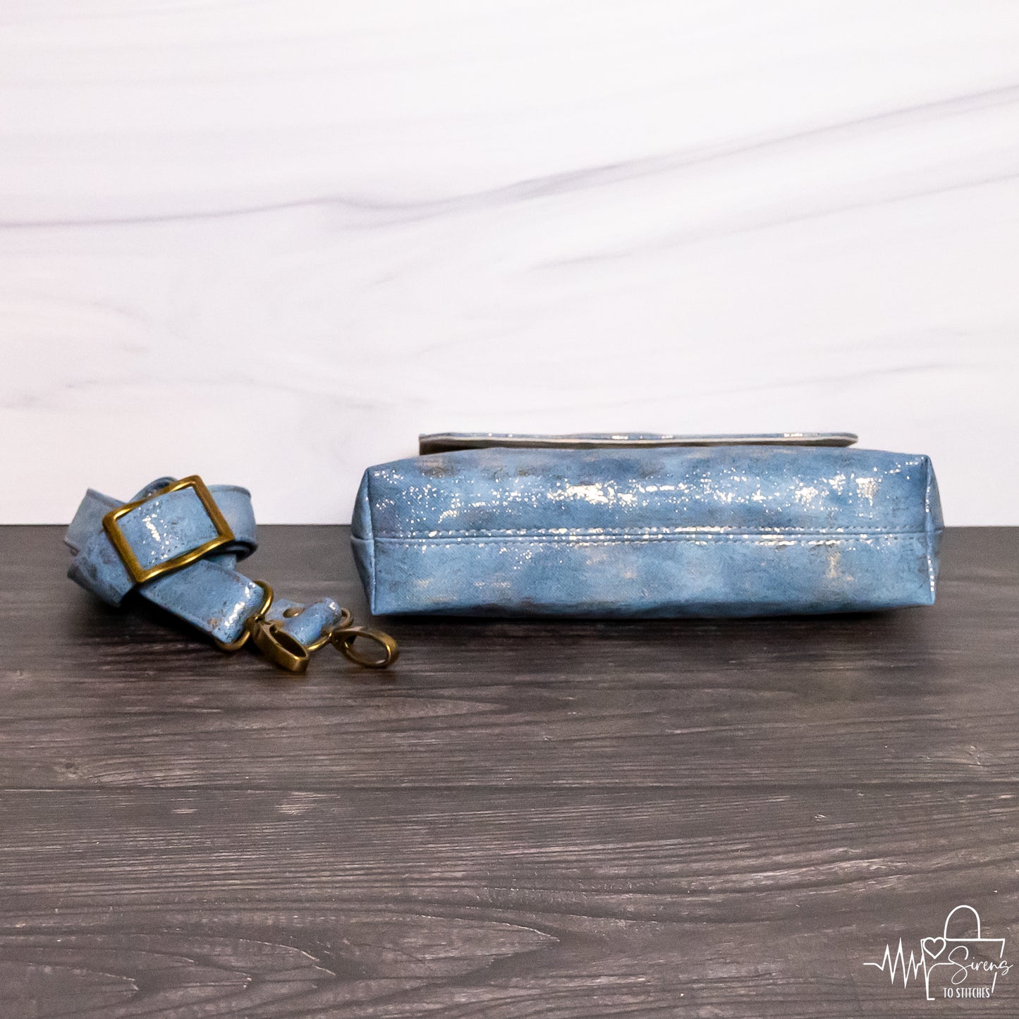 IRIS CROSSBODY