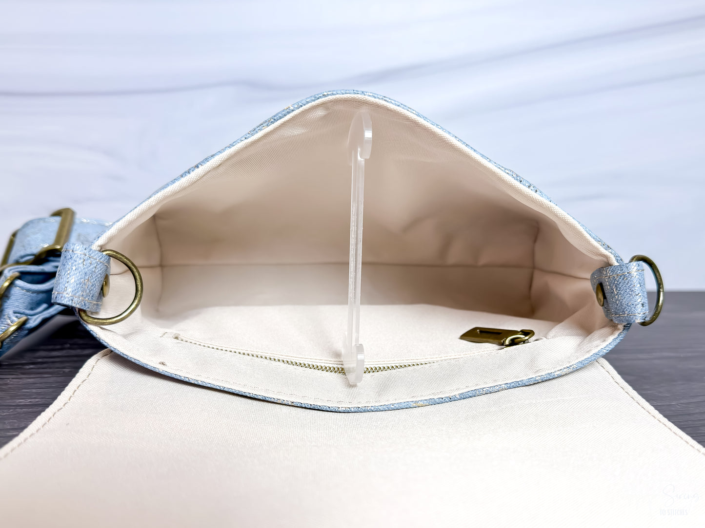 IRIS CROSSBODY