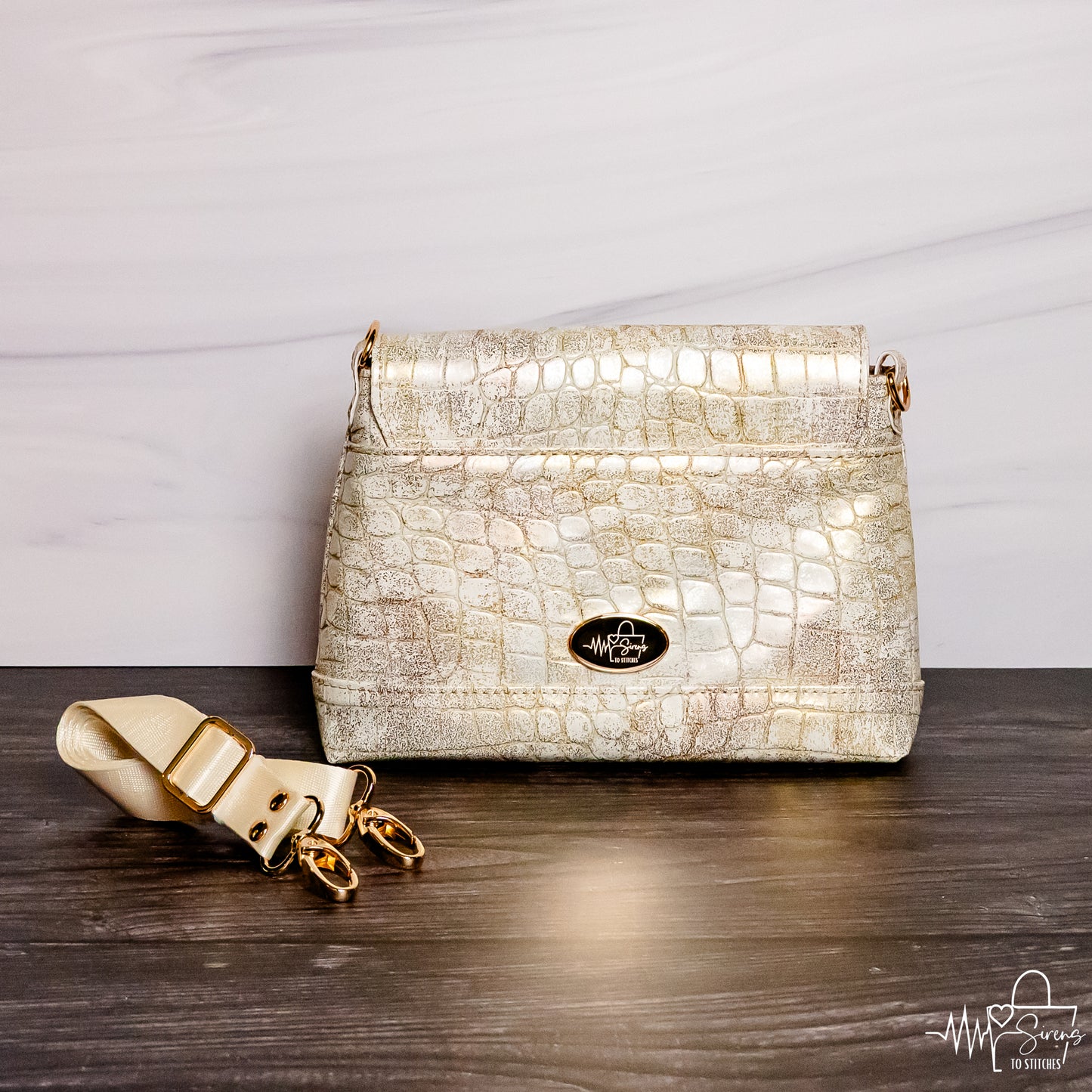 IRIS CROSSBODY