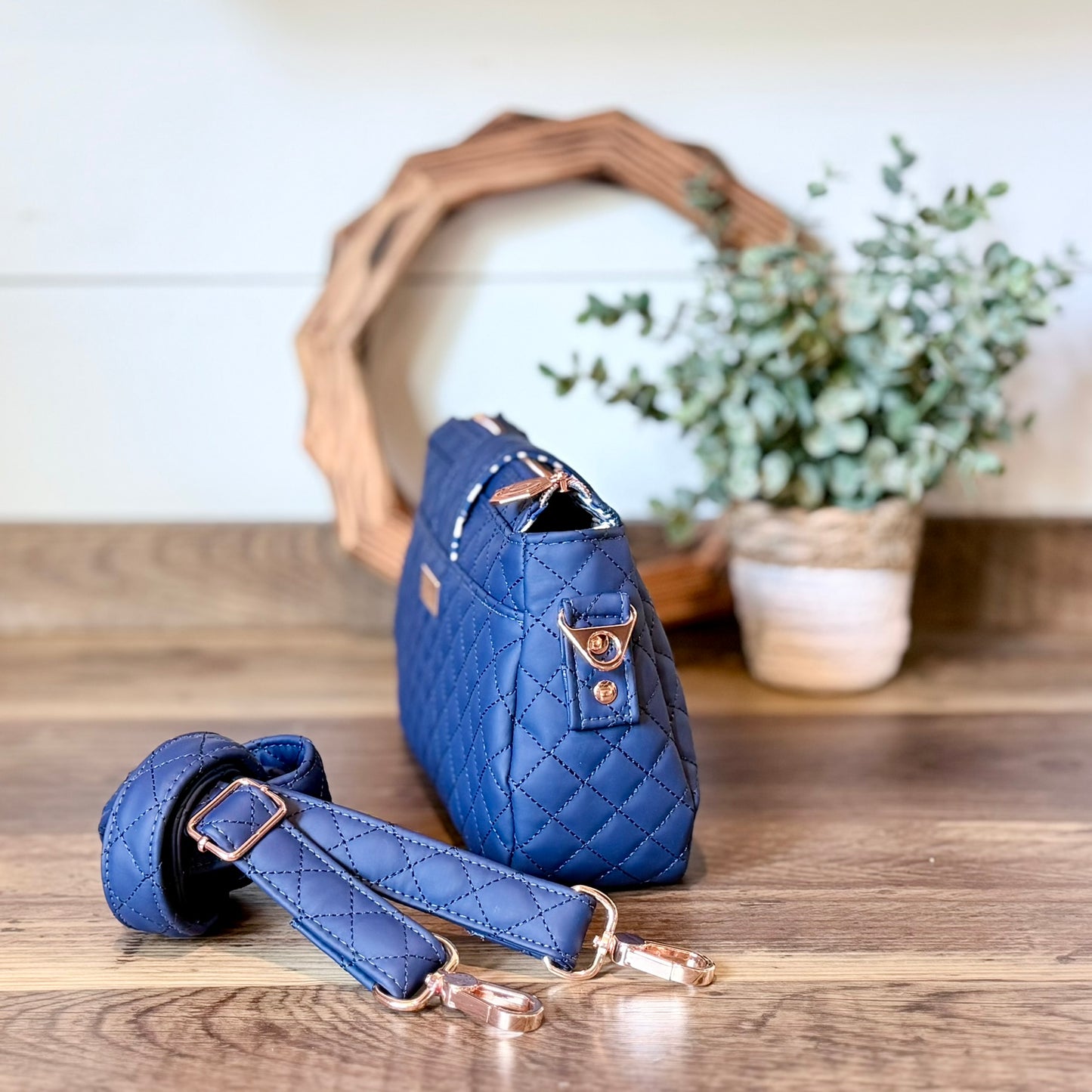 AVA SHOULDER BAG