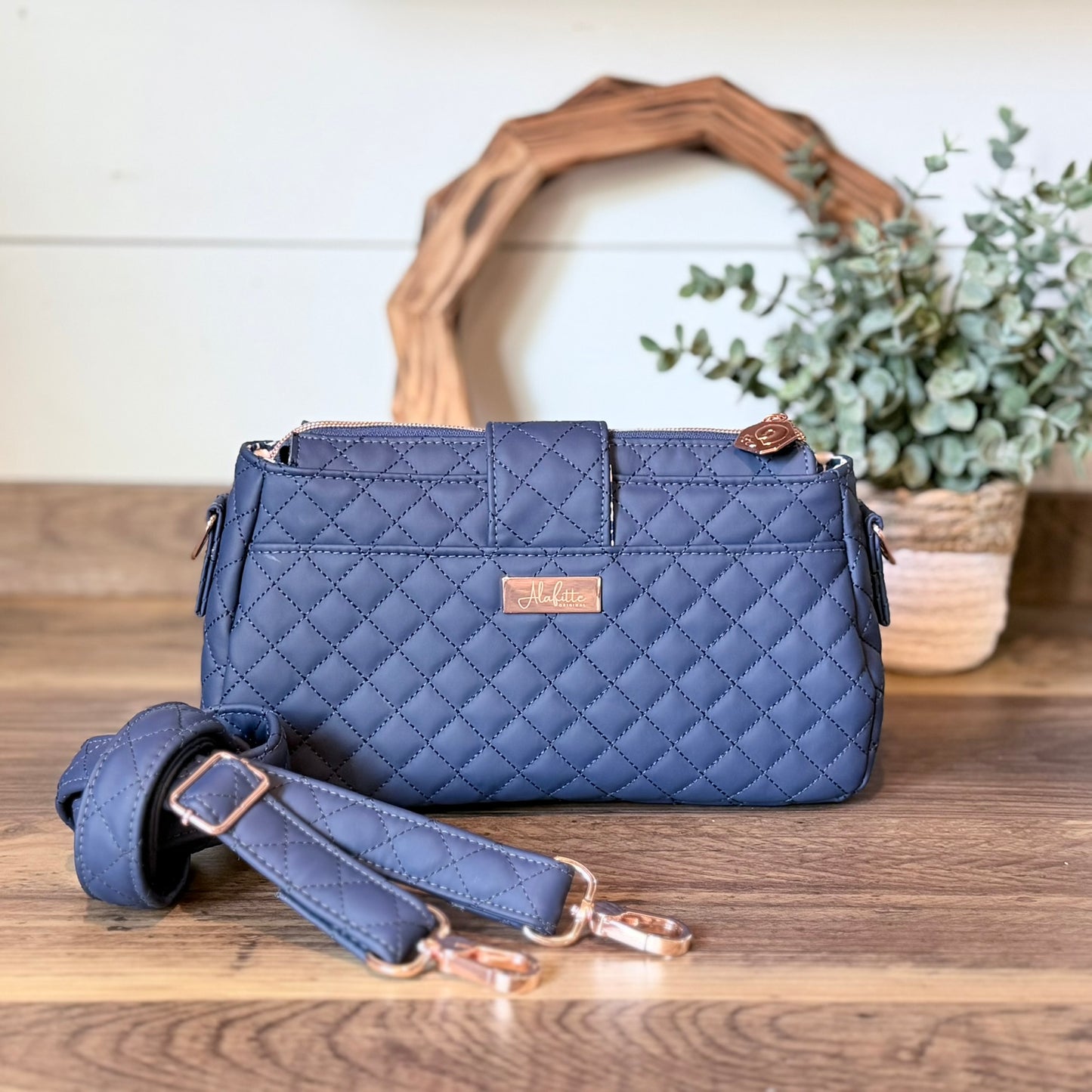 AVA SHOULDER BAG